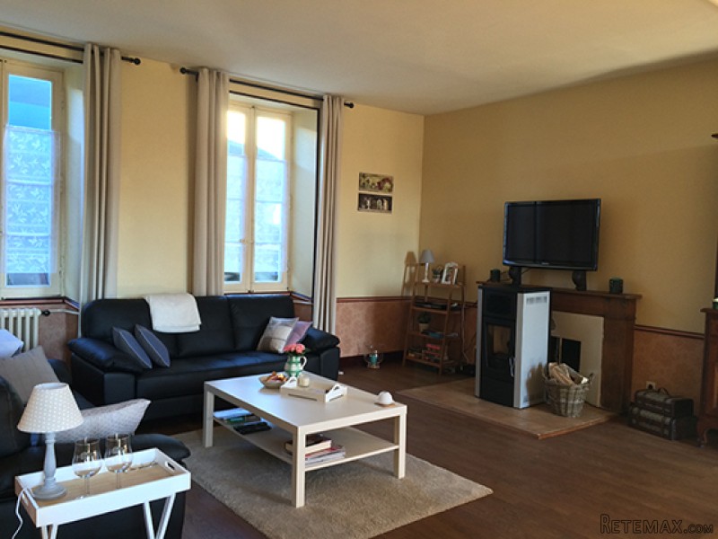 Beautifully Renovated Village House.. - 2