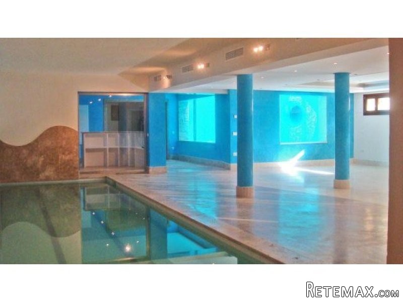 6 bedroom House For Sale: Marbella - 2
