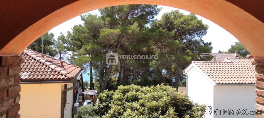 Mali Lošinj, luksuzan stan od 95m2 u rustikalnoj villi kraj.. - 2
