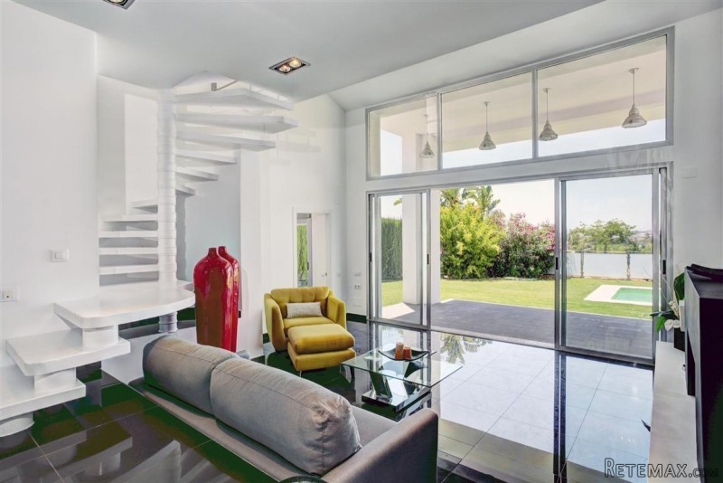 Contemporary Villa in Los Naranjos - 2