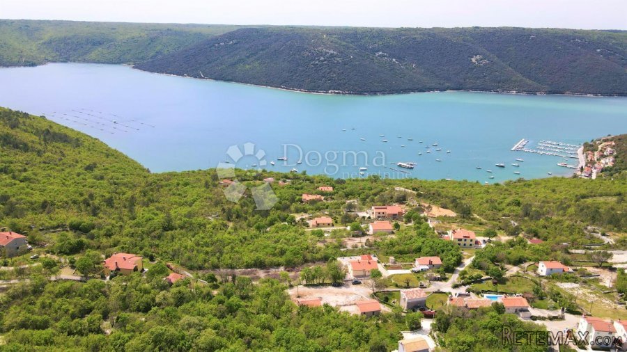 ODLIČNA RENOVIRANA KUĆA NA MORU