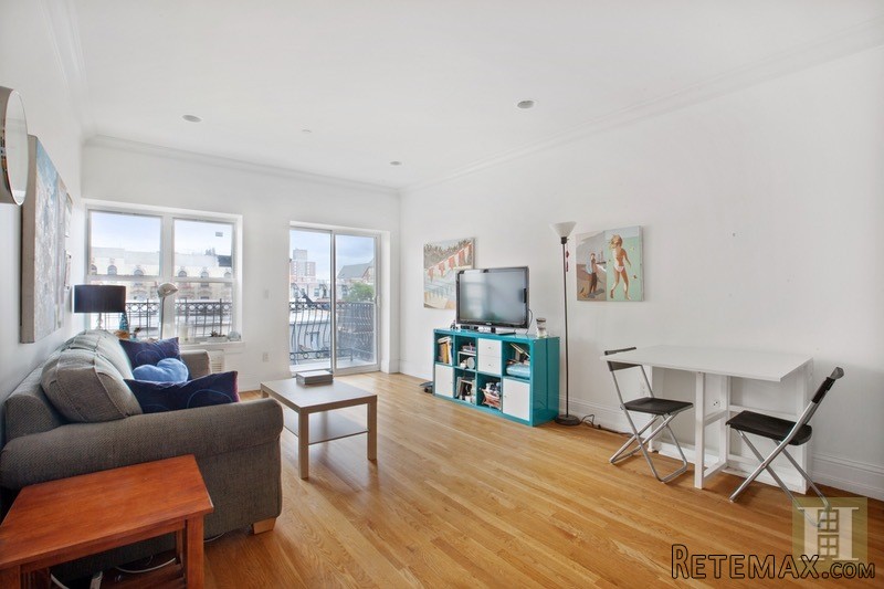 2 bedroom Apartment For Sale: 261 WEST..