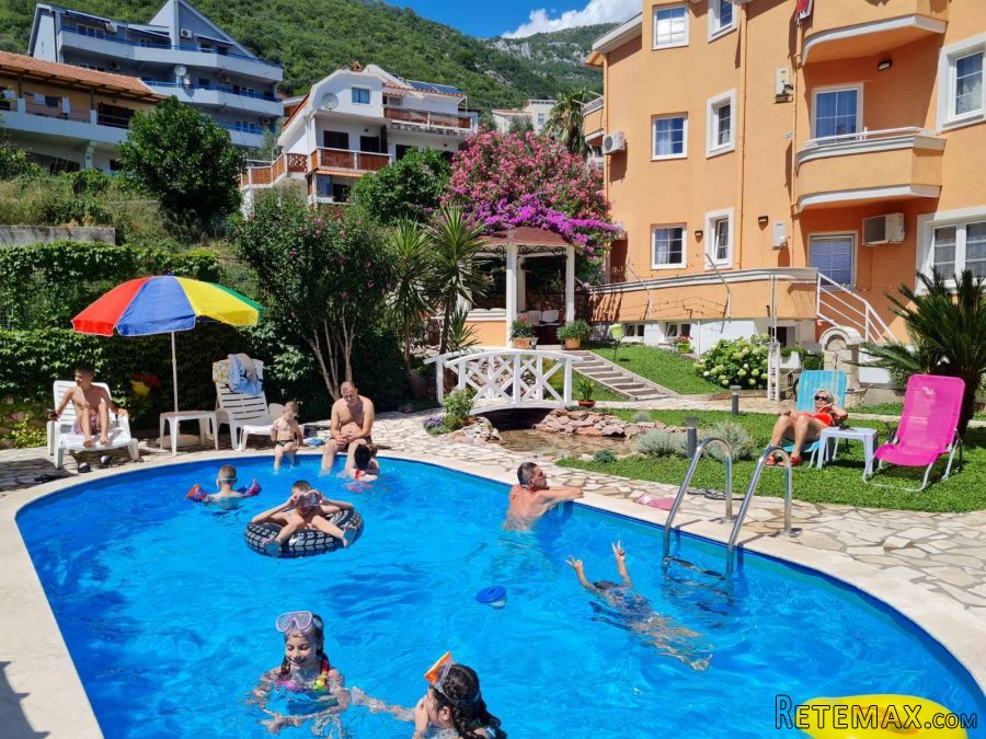 Prodaje se ekskluzivna vila u Petrovcu u Crnoj Gori - 7