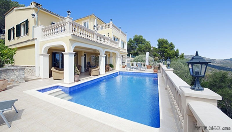 Five bedroom luxury villa in Son Font