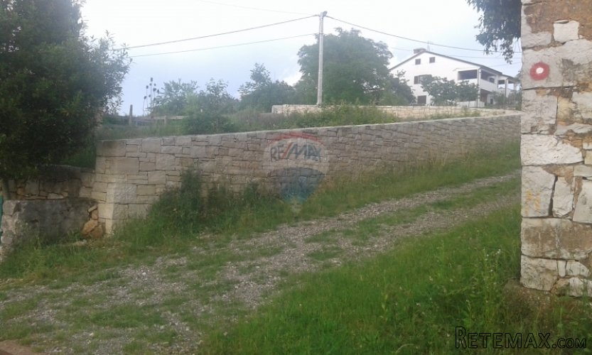 Oprtalj, građevinsko zemljište sa projektom za modernu... - 3