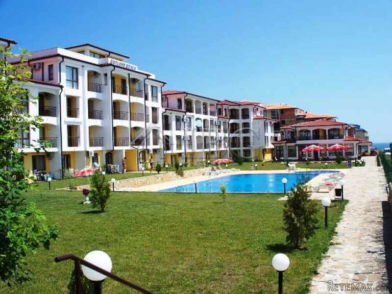 One Bedroom Apartment in Rutland Beach..