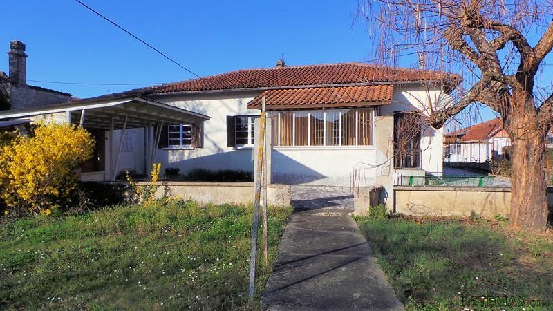 3 Bedroom Villa To Modernise With..