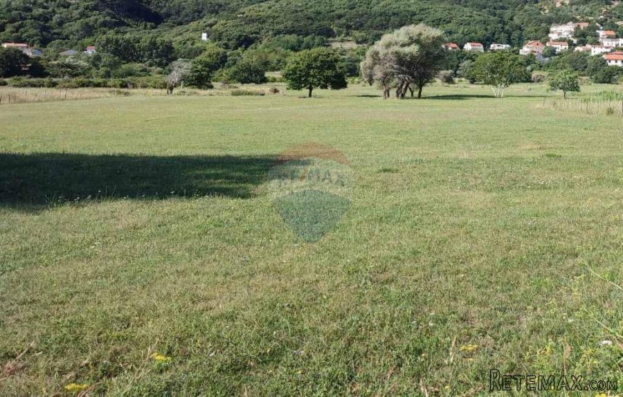 Jurandvor - Baška - građevinsko zemljište 886m2 - 2