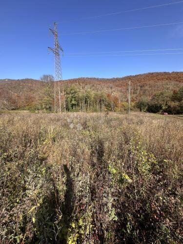 PRODAJE SE POLJOPRIVREDNO ZEMLJIŠTE 3000 m2 PODNO VELEBITA - 2