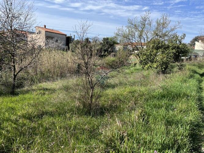 Istra,Pula,građevinsko zemljište na periferiji grada - 3
