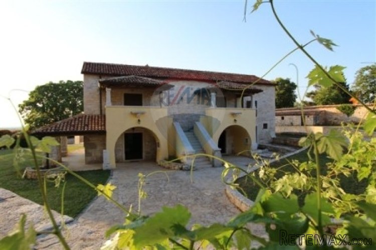Prekrasna vila - dva objekta - 4