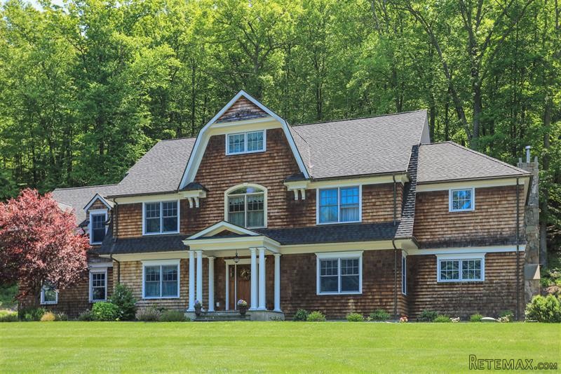 4 bedroom House For Sale: 28 Fine Place..