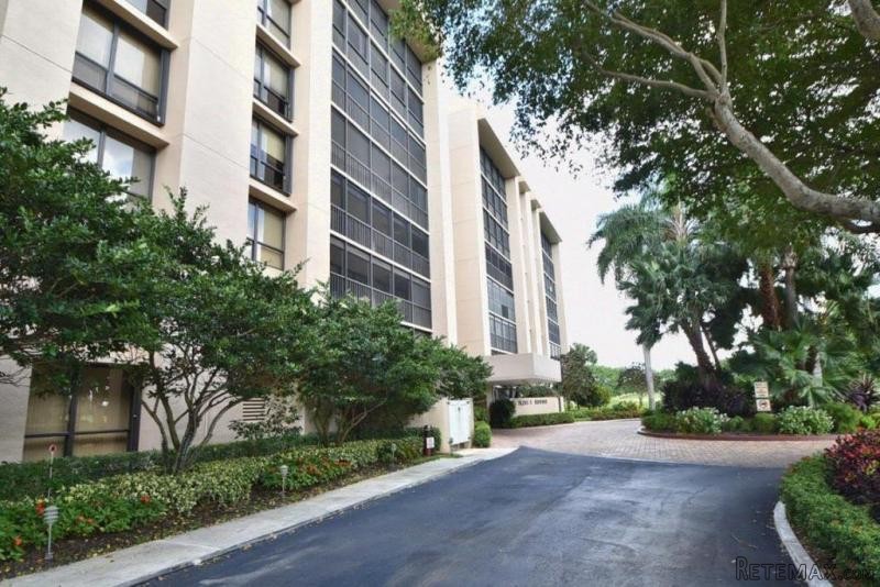 20090 Boca West Dr #358, Boca Raton, FL..
