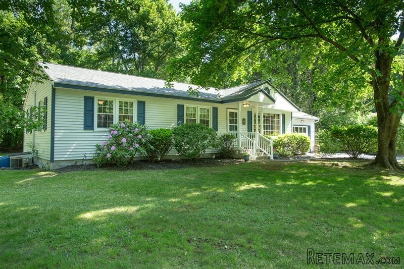 3 bedroom House For Sale: 39 Sandi Dr..