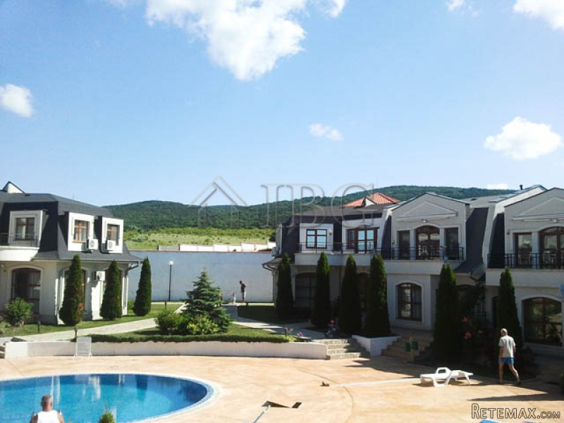 Furnished 2-bedroom apartment with.. - 2