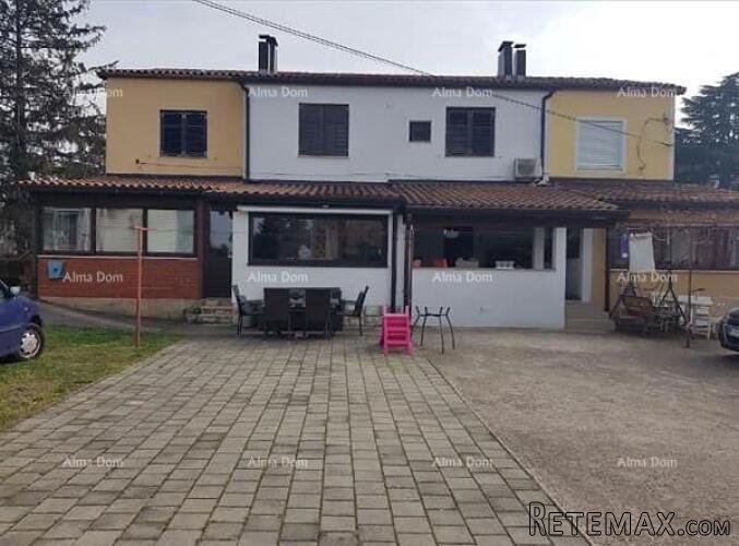 Prodaje se dvoetažni stan u Umagu
