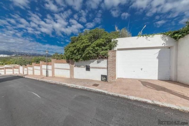 2 bedroom detached house for sale