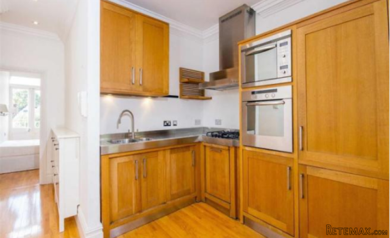 Flat 3, 12 Greencroft Gardens - 2