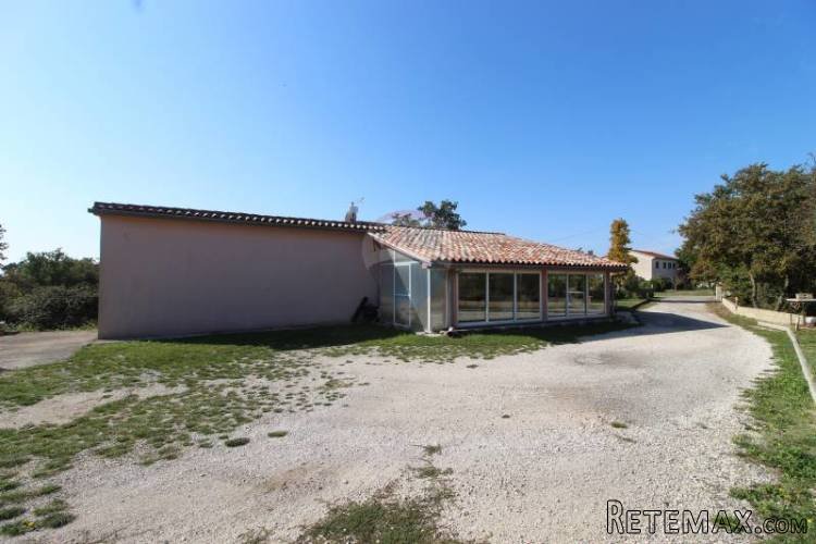 ISTRA, MARČANA, prizemna kuća na velikoj okućnici - 2