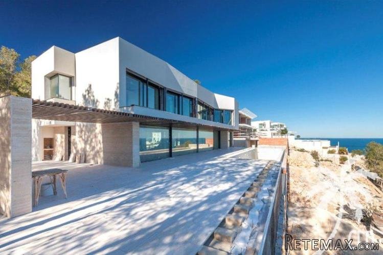 Seafront mansion under construction with spectacular sea.. - 2