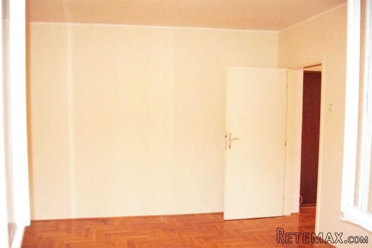 Konjarnik, renoviran, terasa, lift, klima, blind vrata -.. - 3