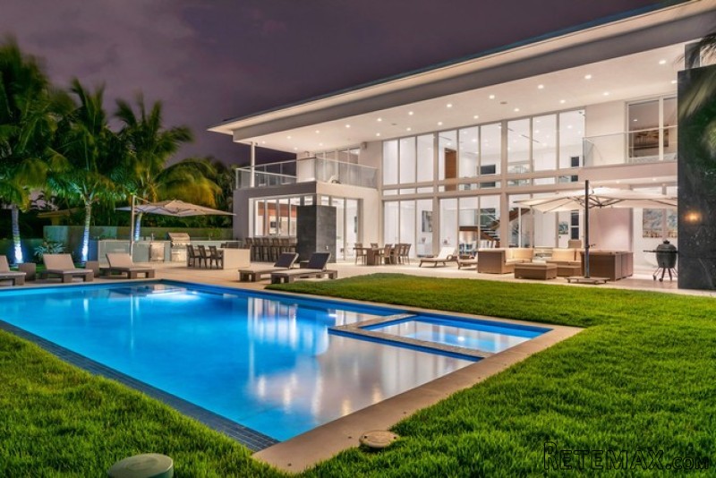 5 bedroom House For Sale: 431 ALAMANDA.. - 2