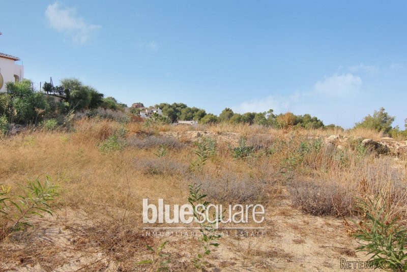 Flat plot with panoramic views close to.. - 2