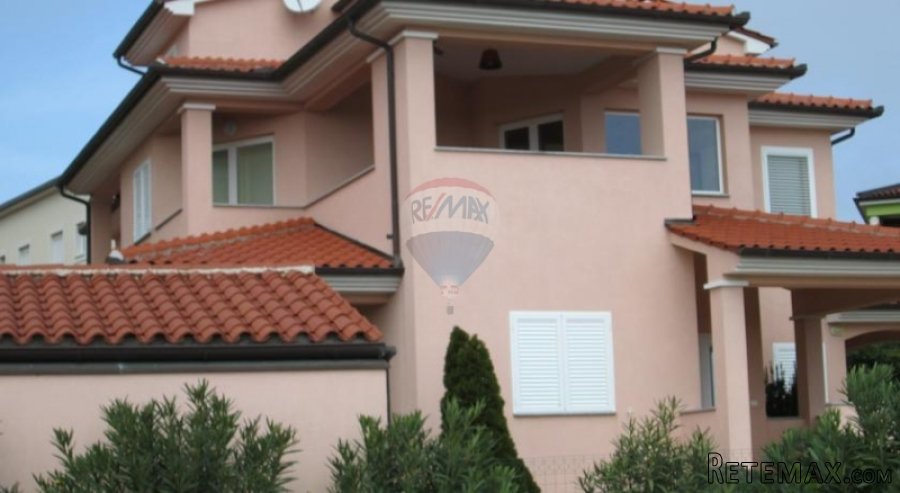 Premantura, Kuća sa 5 apartmana - 3