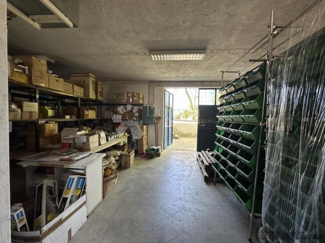 Matulji-poslovni prostor 400m2 sa 680 m2okućnice - 8