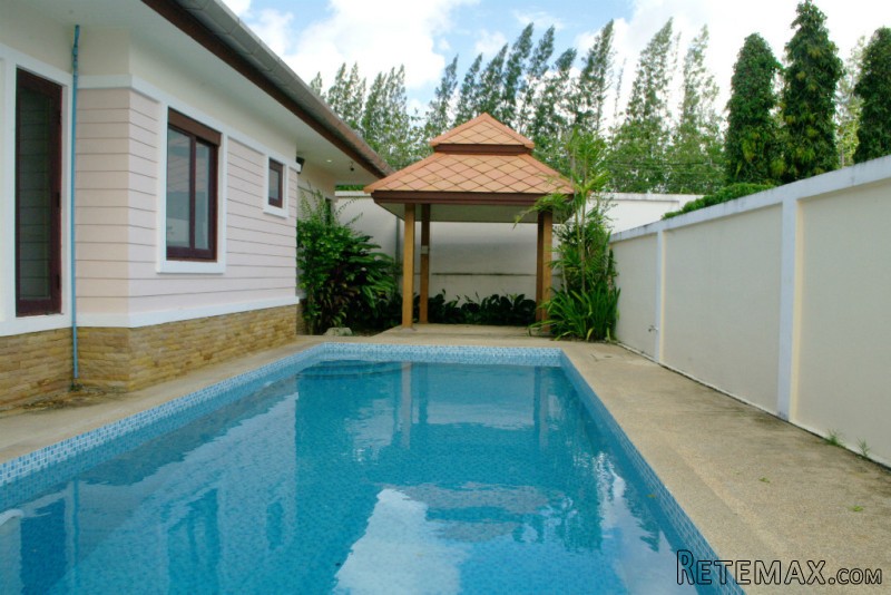 Detached Single Storey House with.. - 2