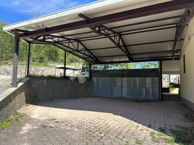 Matulji-poslovni prostor 400m2 sa 680 m2okućnice - 10