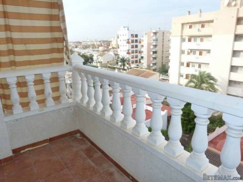 2 Bedroom 1 Bathroom Apartment In..