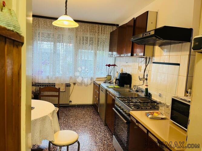 DUBRAVA, KUĆA 250M2 ZA NAJAM RADNIKA! - 2