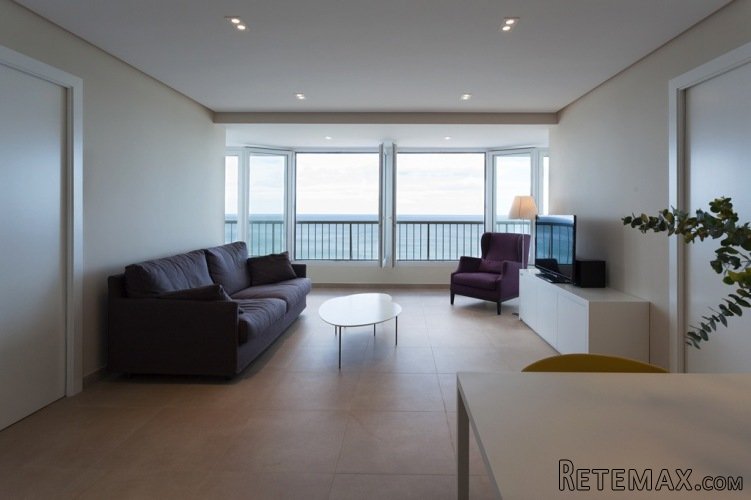 Located beachfront with natural protected dunes. Panoramic.. - 2