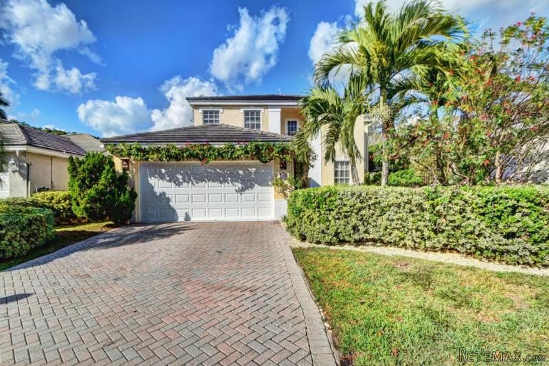 8181 Hampton Wood Dr, Boca Raton, FL -..