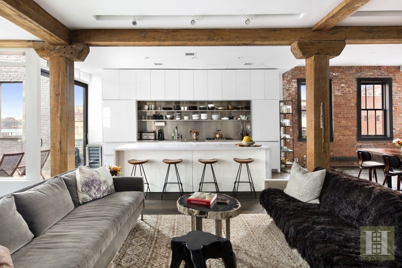 4 bedroom Apartment For Sale: 185..