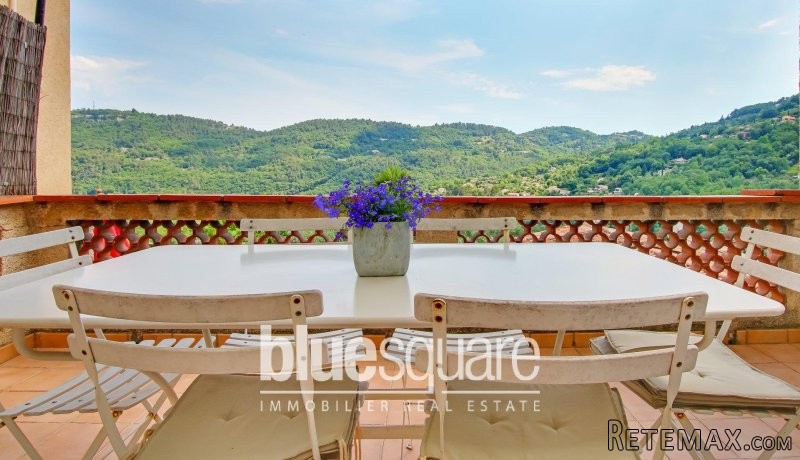 Village house with apartment in Le..