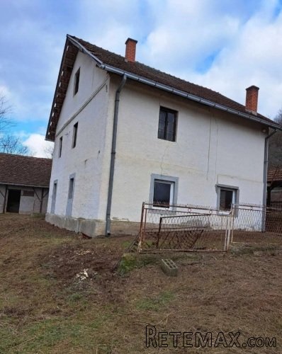 Prodajem kucu Ugrinovci-Gornji Milanovac - 2