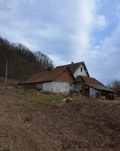 Prodajem kucu Ugrinovci-Gornji Milanovac - 4