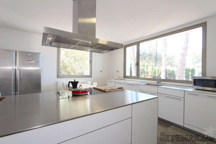 This modern villa with swimming pool and amazing view at.. - 4