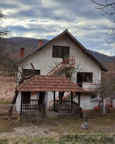 Prodajem kucu Ugrinovci-Gornji Milanovac - 7