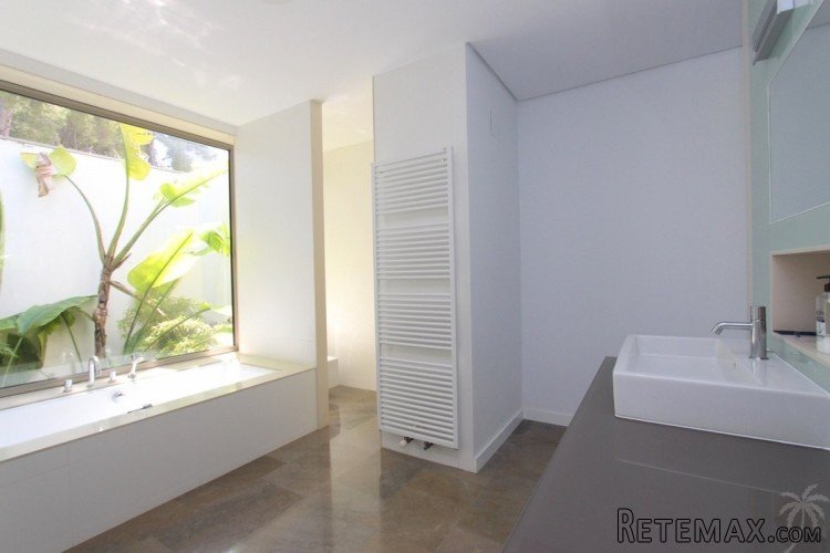 This modern villa with swimming pool and amazing view at.. - 8