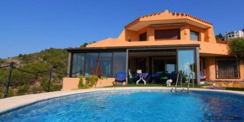 5 Bedroom 4 Bathroom Villa in Javea.