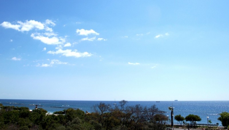 1 Bedroom Apartment Near The Sea.