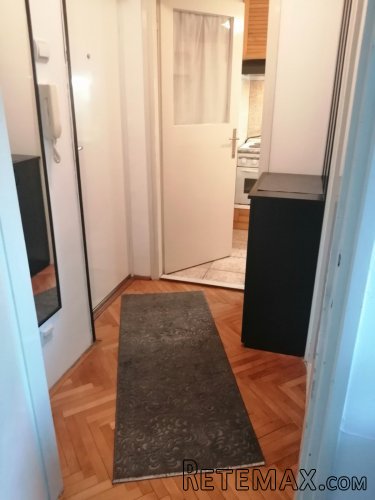 Izdajem stan Novi Beograd blok 4 - 10