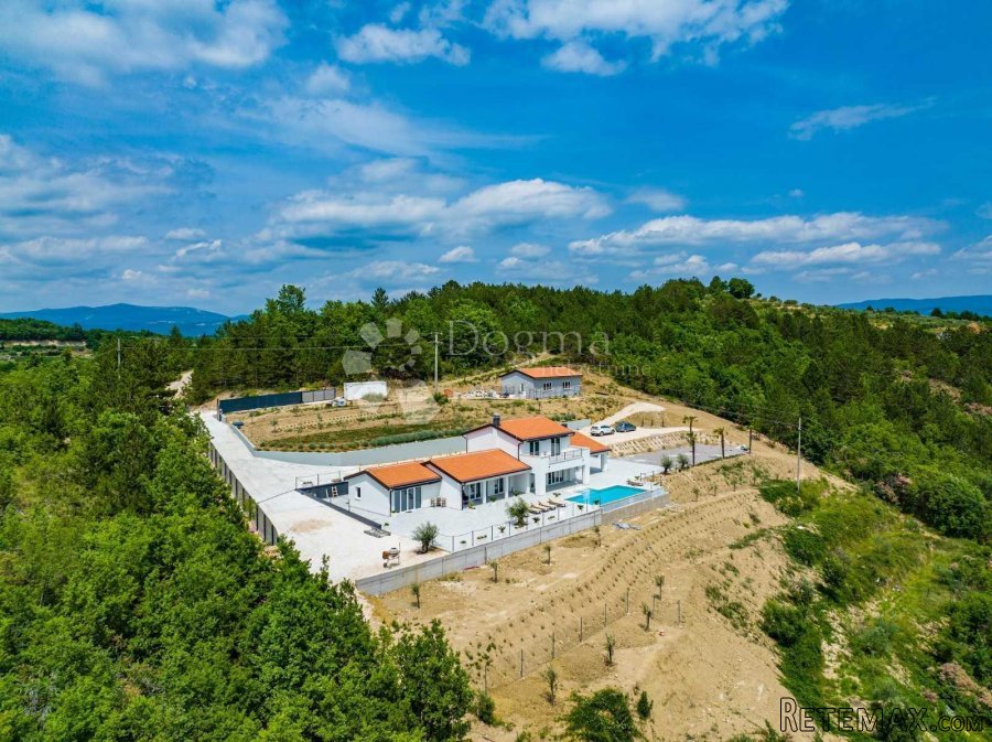 LUKSUZNA VILLA NA OSAMI - 10