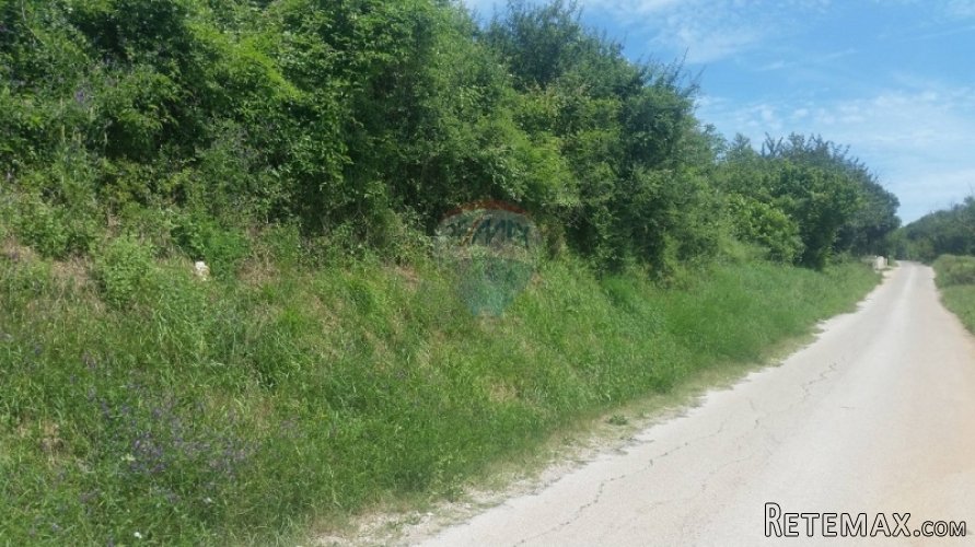 GRAĐEVINSKA PARCELA ZA KUĆU ZA ODMOR!
