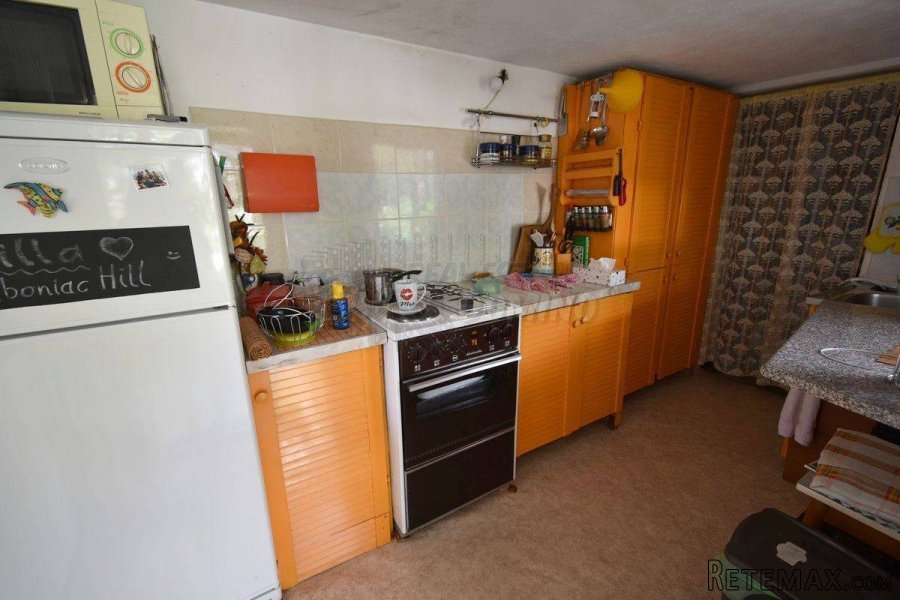 Kuća na velikom zemljištu 100 m od mora!! Uvala Soline! - 12