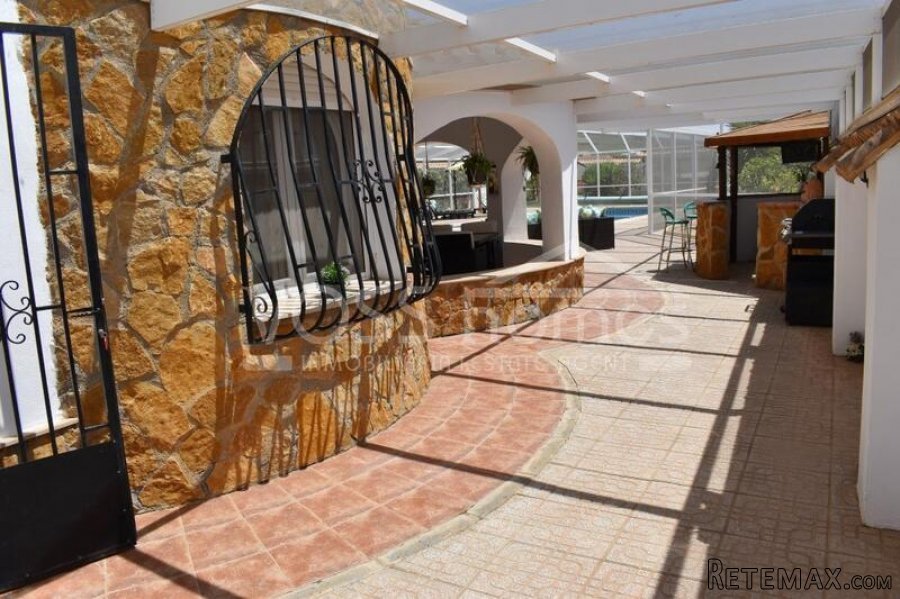NEW & EXCLUSIVE TO VOSS HOMES - A LUXURY 4 bed, 2 bath.. - 13