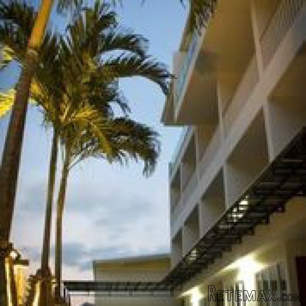 Beautiful 1 Bedroom Apartment Close to..